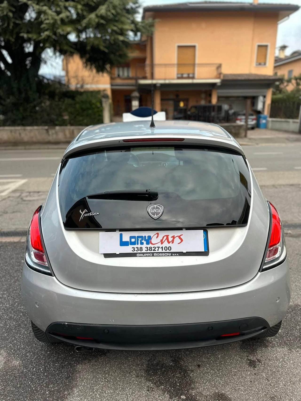 Lancia Ypsilon 0.9 TwinAir 85 CV 5 porte S&S Silver NEOPATENTATI