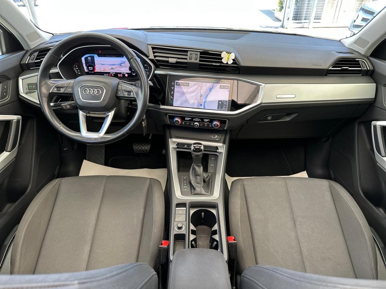 Audi Q3 35 TDI S tronic Business