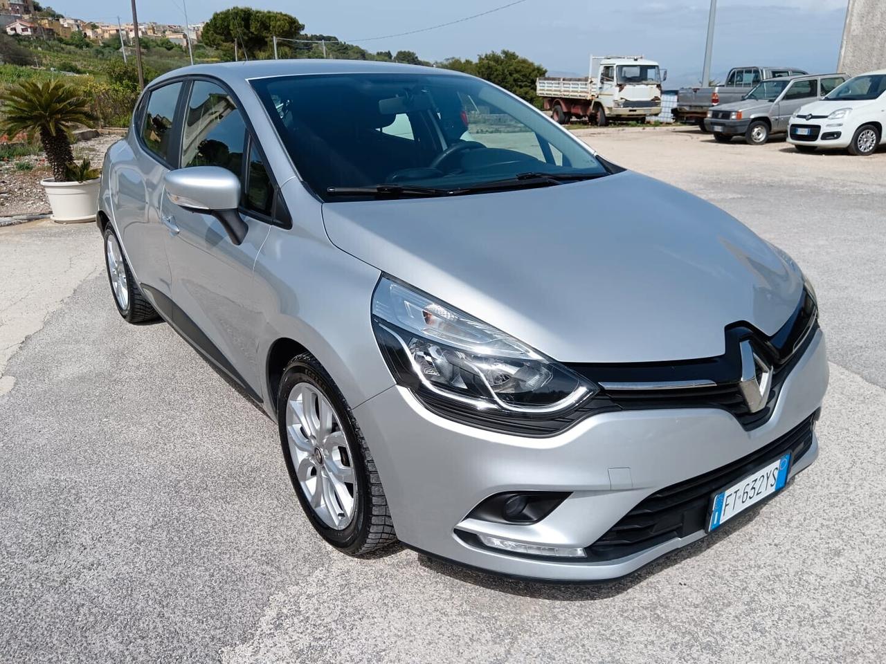 Renault Clio dCi 8V 90 CV EDC 5 porte Moschino Intens CAMBIO AUTOMATICO