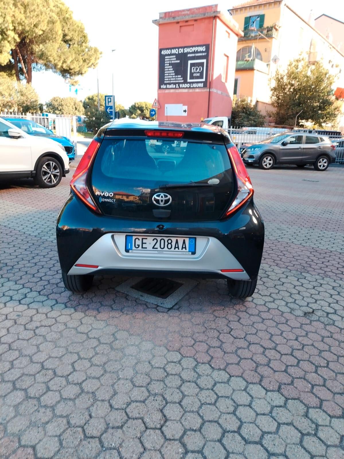 Toyota Aygo Connect 1.0 VVT-i 72 CV 5 porte x-play