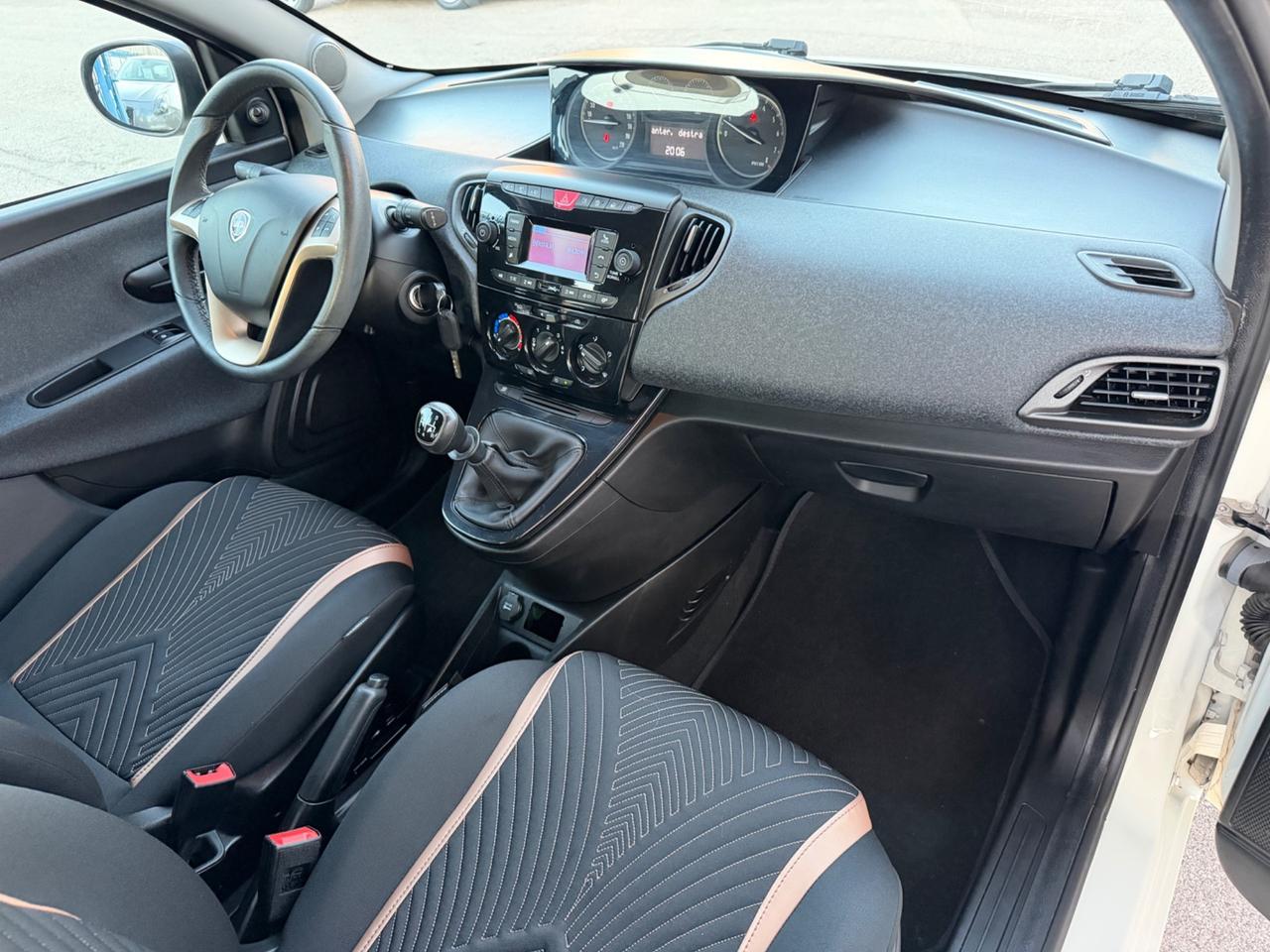 Lancia Ypsilon 1.2 benzina 69 cv 2019 87.000 km