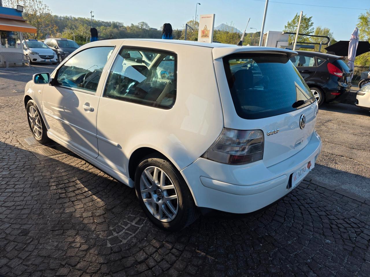 Volkswagen Golf 1.9 TDI/115 CV cat 3 porte Highline 401.000km