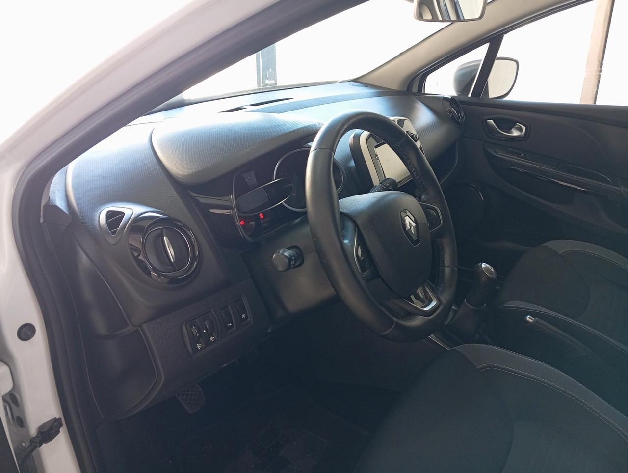Renault Clio 1.5 Diesel 2016 CON GARANZIA