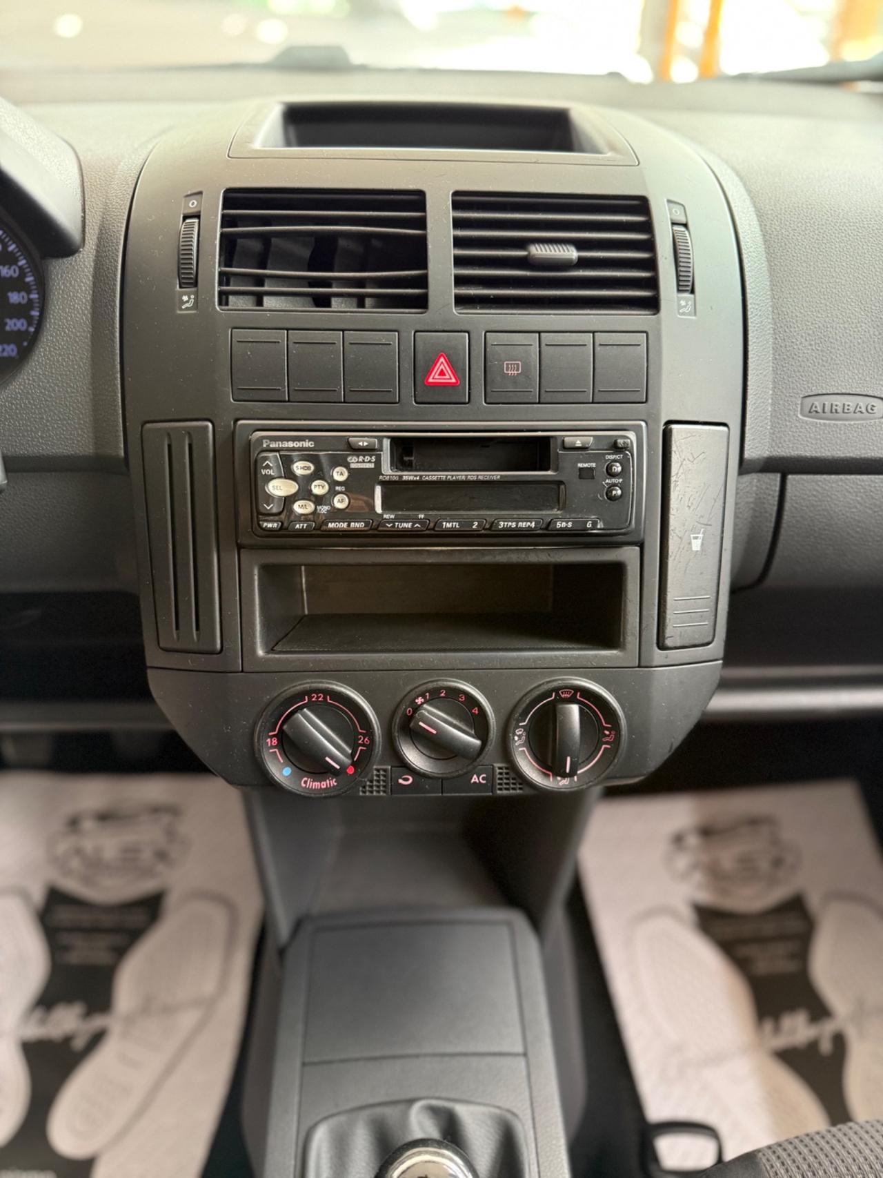 Volkswagen Polo 1.2benzina 64cv Neopatentati