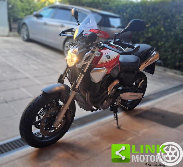 YAMAHA MT-03 .