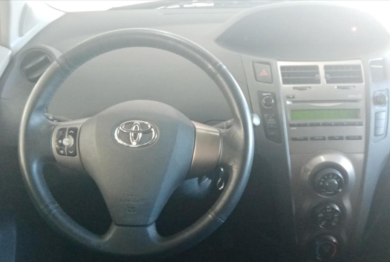 Toyota Yaris 1.0 5 porte