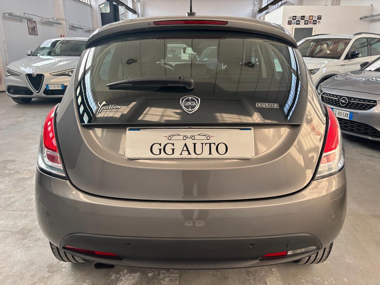 Lancia Ypsilon 1.0 FireFly 5 porte S&S Hybrid Gold