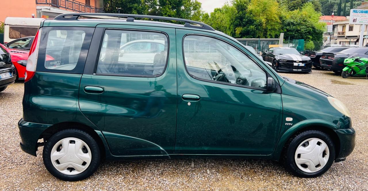 Toyota Yaris Verso 1.3i 16V cat Sol