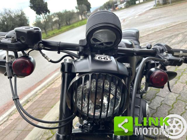 HARLEY-DAVIDSON 883 Sportster XL Iron