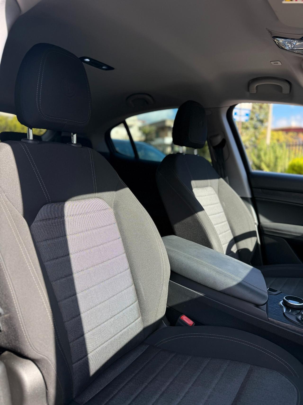 Alfa Romeo Stelvio 2.2 Turbodiesel 190 CV AT8 Q4 Business