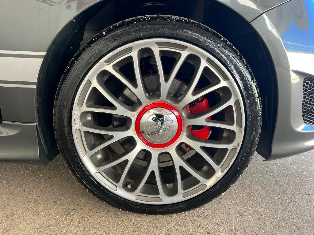 Abarth 595 1.4 Turbo 140 CV / Cambio MTA F1 / E6