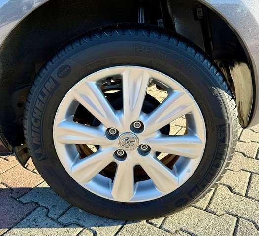 Toyota Yaris 5p 1.0 Sol my10