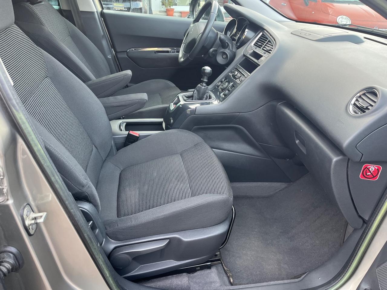 Peugeot 5008 1.6 HDi 112CV Business