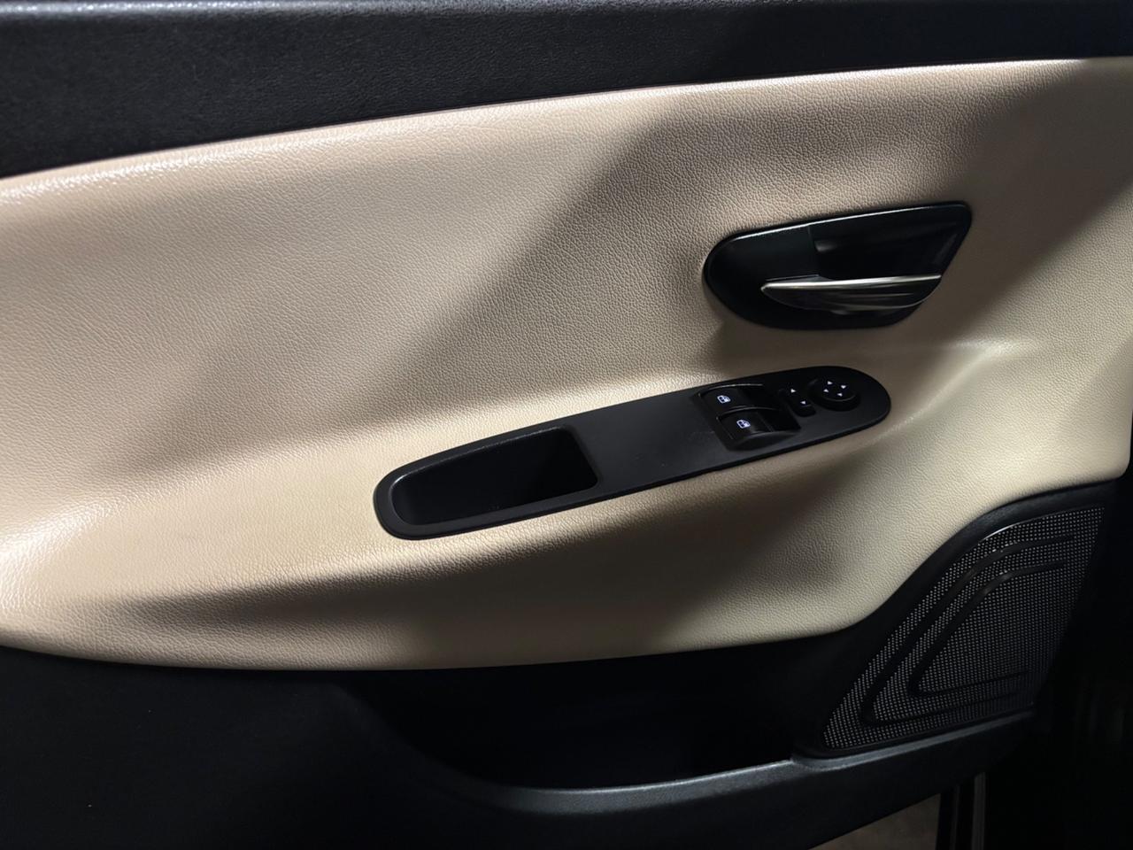 Lancia Ypsilon 1.2 BENZINA OK NEOPATENTATI