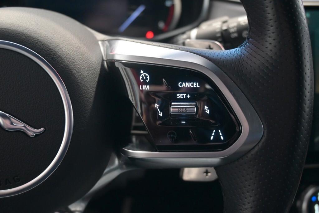 JAGUAR F-PACE 2.0D 163CV AUTOM. AWD R-DYNAMIC S ( FARI LED - PELLE - ADAPTIVE CRUISE - AMBIENT LIGHTS - NAVI - MIRROR - PDC - TELECAMERA POST. - CERCHI 19 )