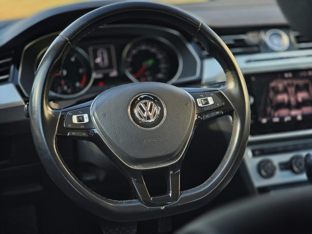 Volkswagen Passat 2.0 TDI DSG Comfortline Berlina