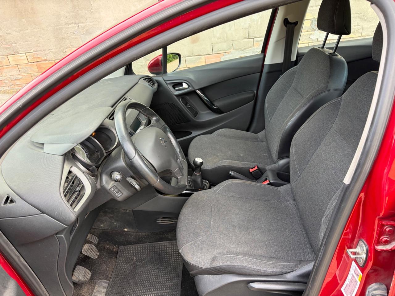 Citroen C3 1.2 BENZINA Exclusive 2015