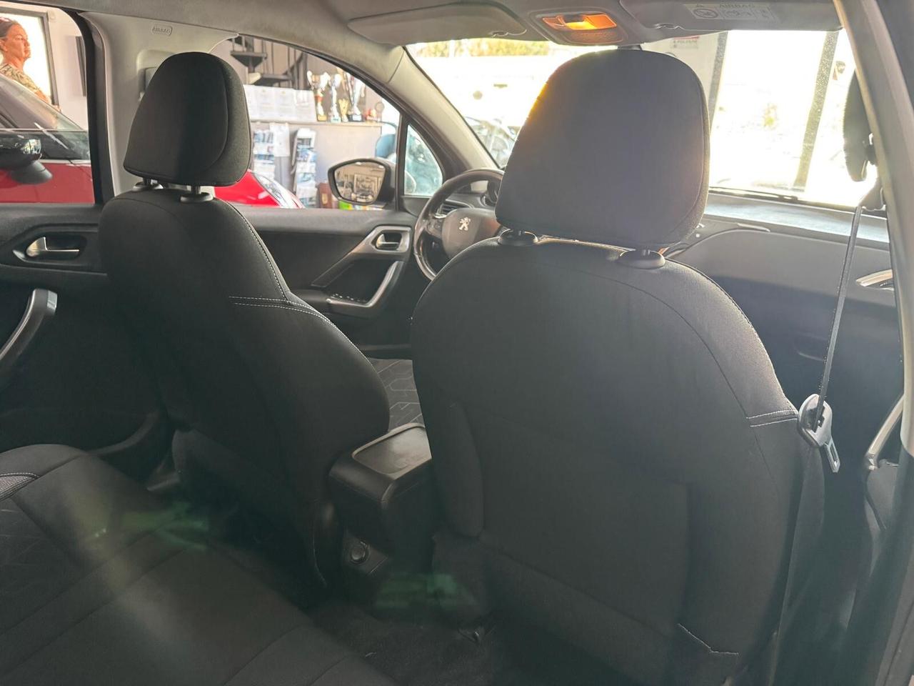 Peugeot 2008 PureTech 82 Active UNICOPROPRIETARIO TENUTA BENISSIMO