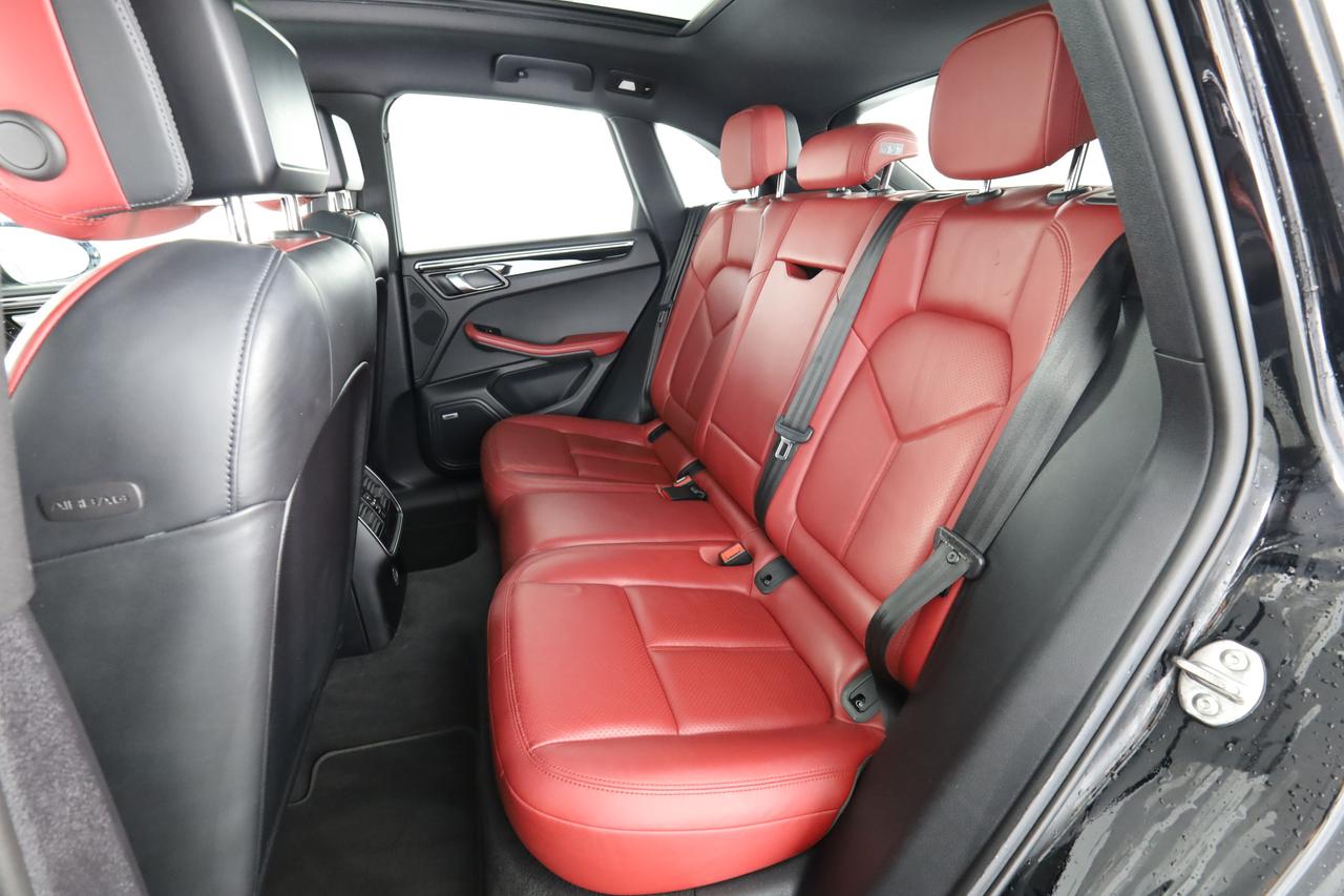PORSCHE Macan S