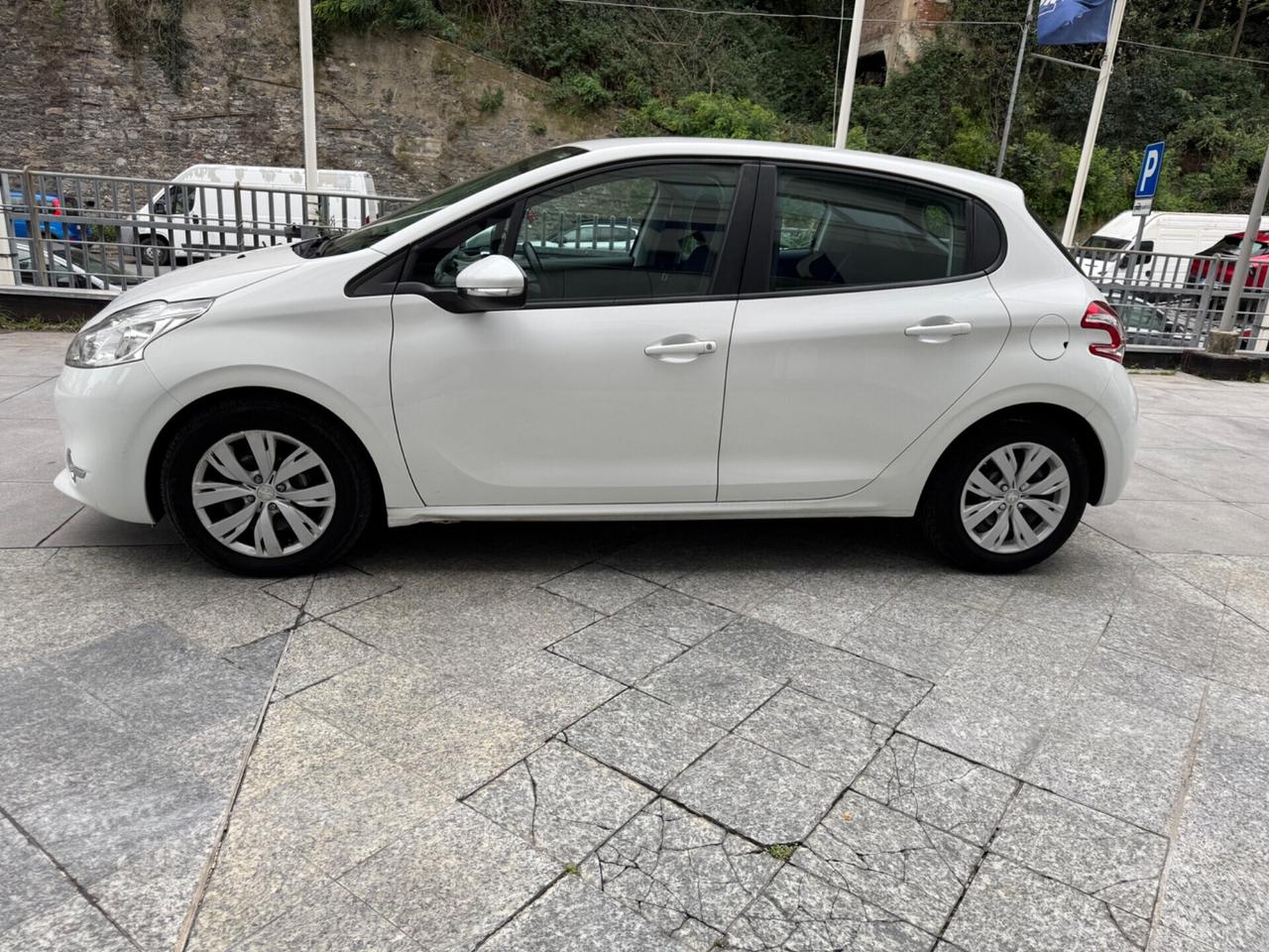 PEUGEOUT 208 1.6 HDI 92 CV NEOPATENTATI