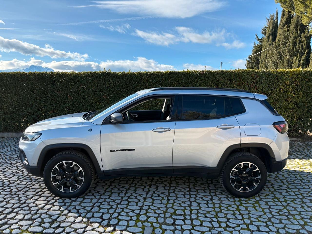 J Compass 1.3Hyb 4xe L Lock Trailh. 240 P-In 2021