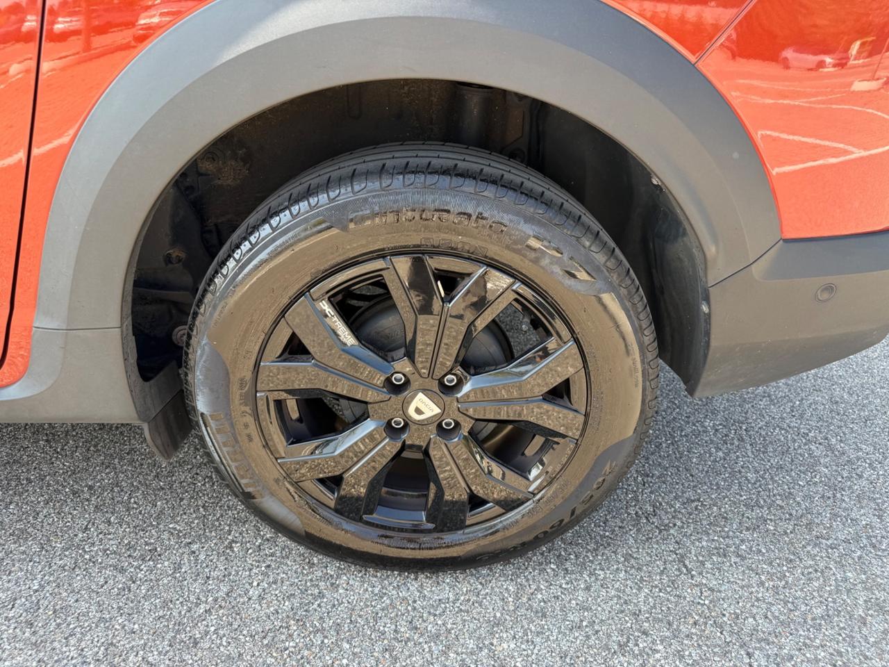 Dacia Jogger 1.0 TCe 110 CV 7 posti*Navi*Sensori*Cerchi