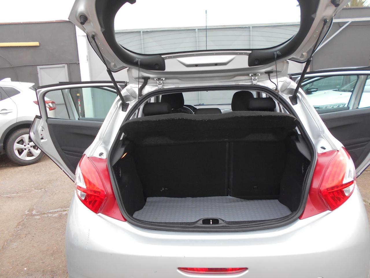 Peugeot 208 1.4 HDi 68 CV 5 porte Active