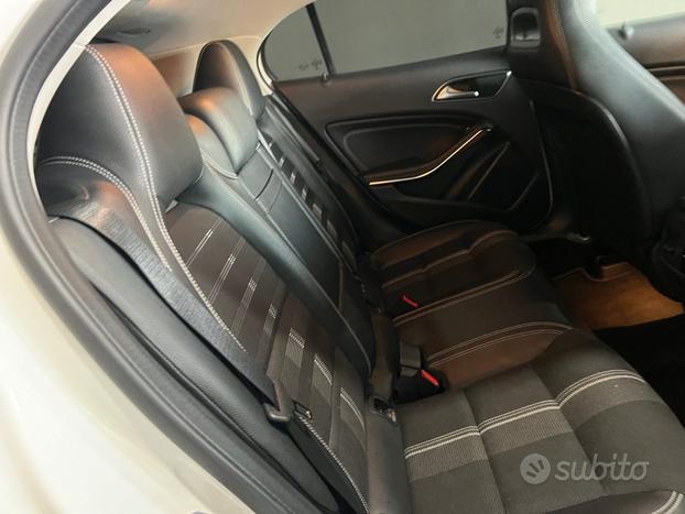 MERCEDES-BENZ GLA 200 d Automatic Sport