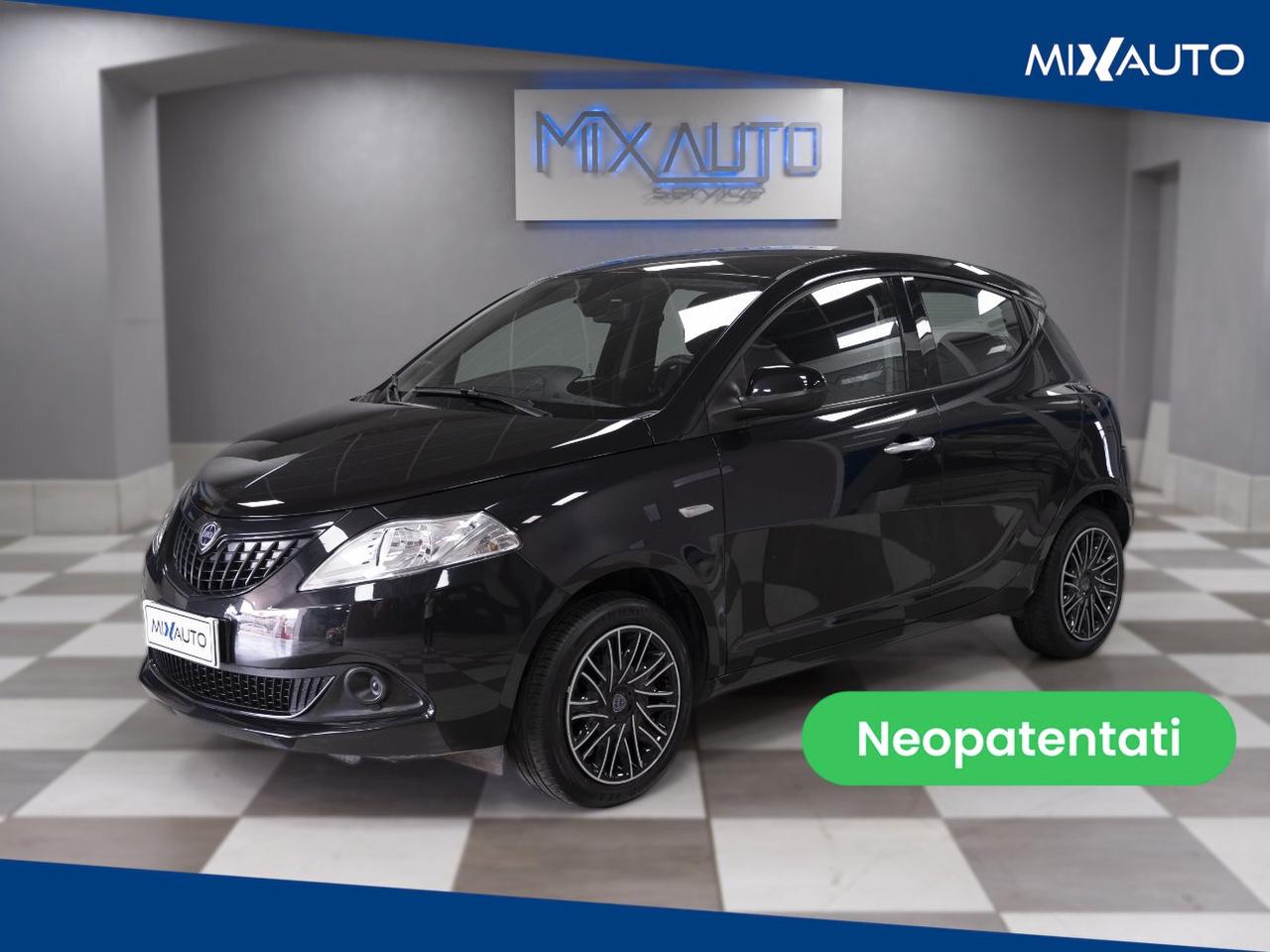 Lancia Ypsilon 1.0 Firefly Hybrid Silver 70CV 5 Porte