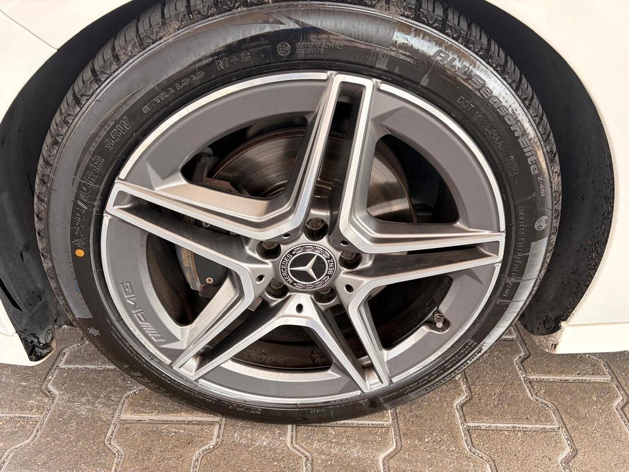 Mercedes-benz A 200 Automatic Premium AMG, VETRI PRIVACY, CERCHIO 18 PREZZO VERO!!!