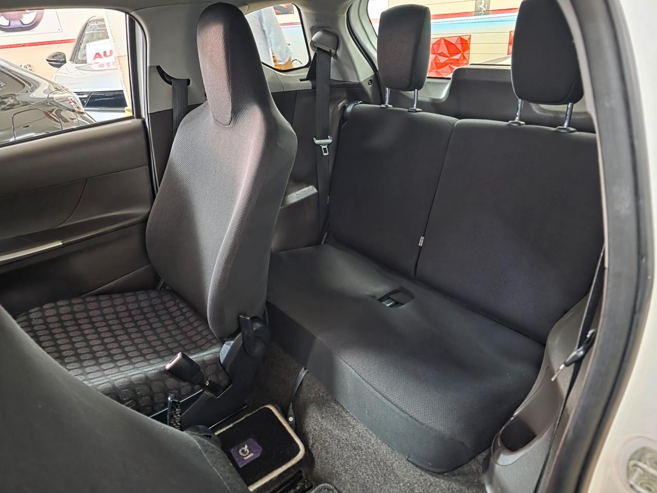 Toyota iQ 1.0 Lounge