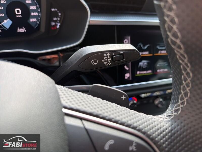 Audi Q3 Sportback 35 TDI 150 Cv S-Tronic S-Line interno ed esterno