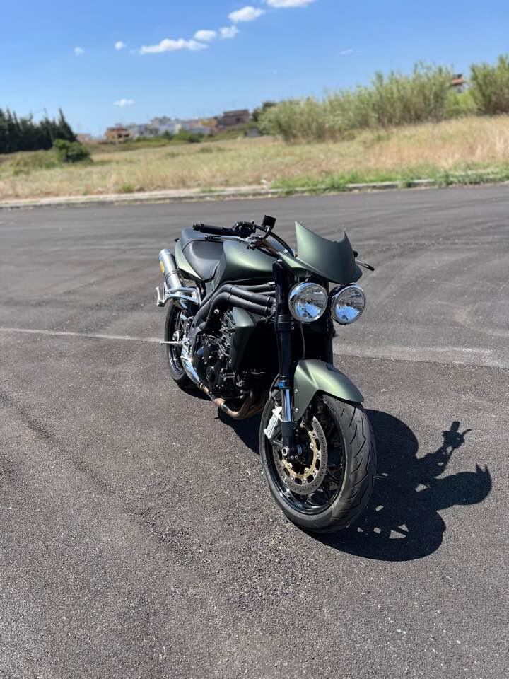 TRIUMPH SPEED TRIPLE