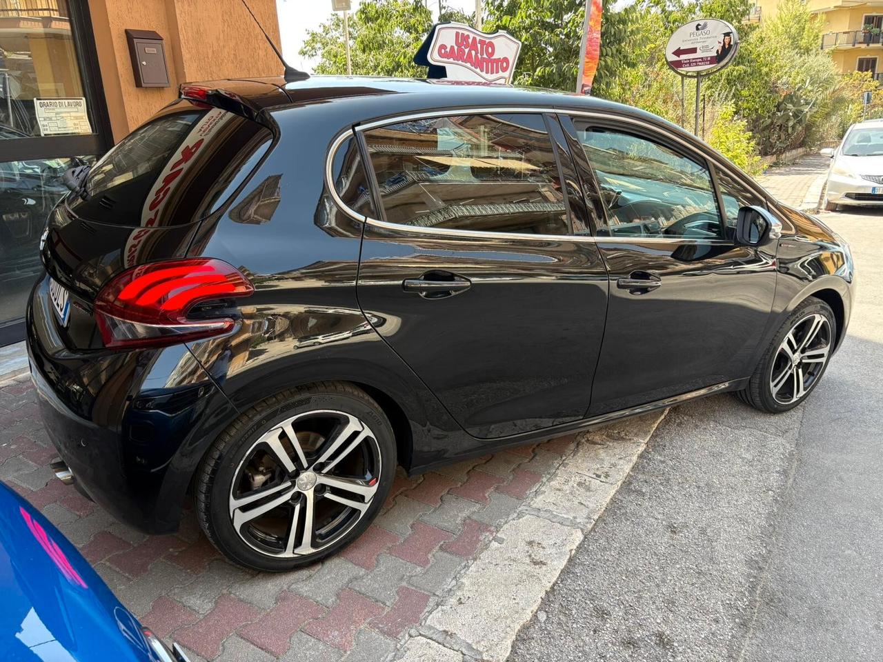 Peugeot 208 BlueHDi 120 S&S 5 porte GT Line