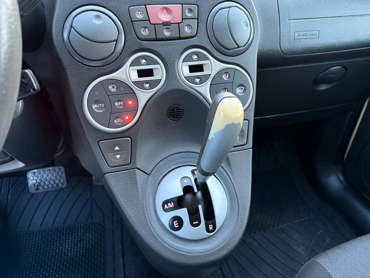 FIAT PANDA ANNO 2010 1.2 BENZINA AUTOMATICA