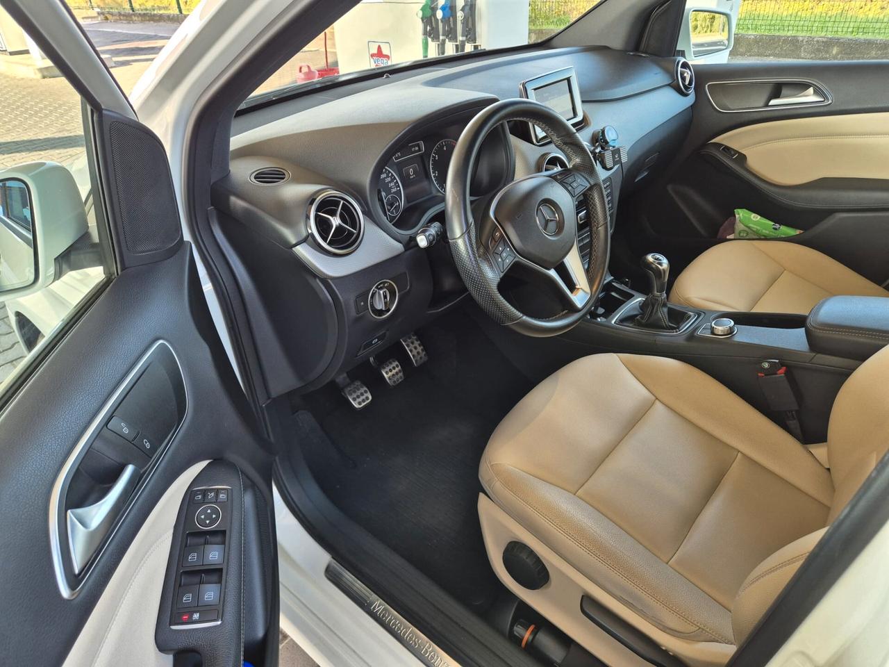 Mercedes-benz B 180 d Premium