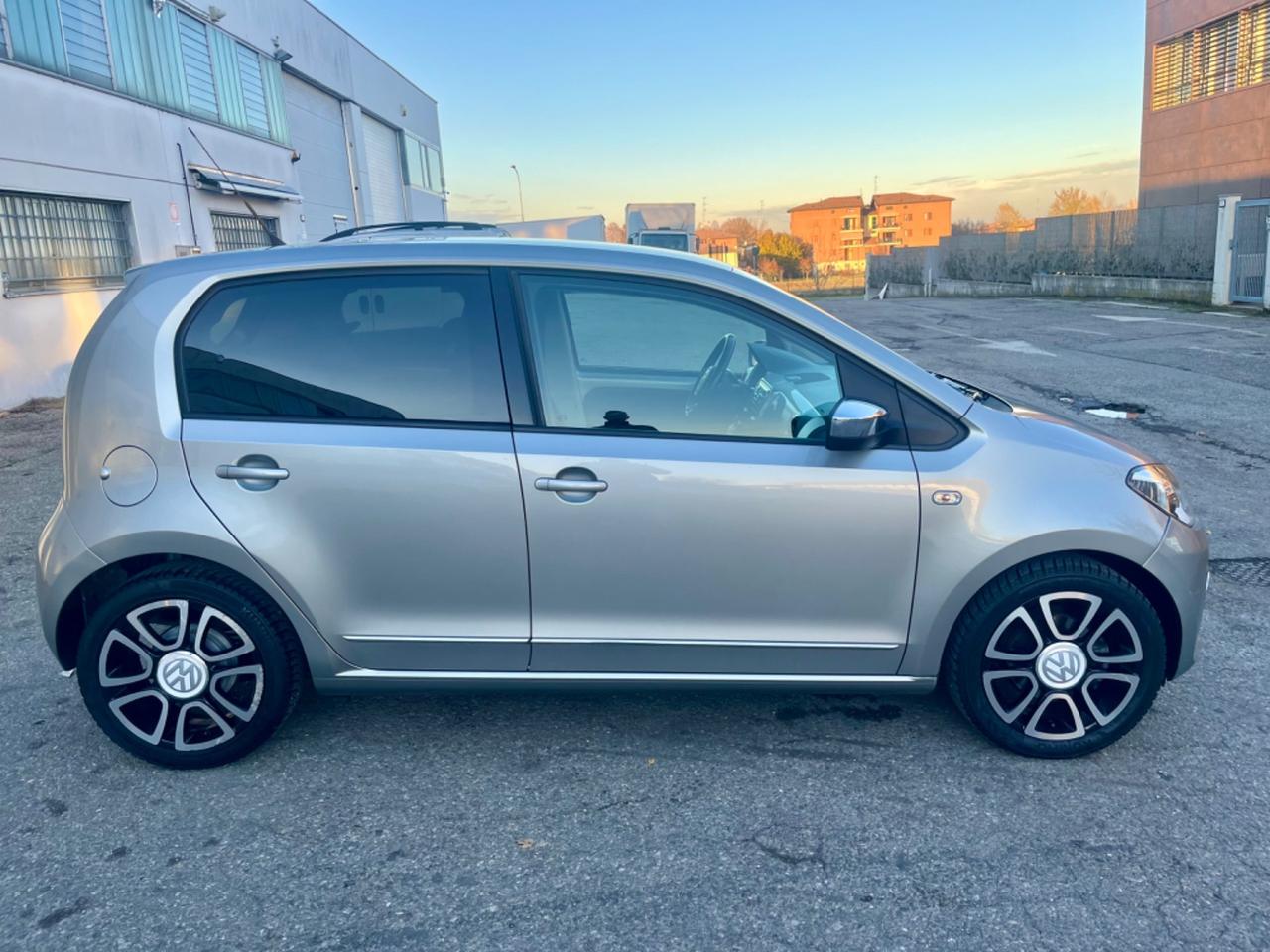 VW Up 1.0benz 2013 153.000km cambio automatico perfetta