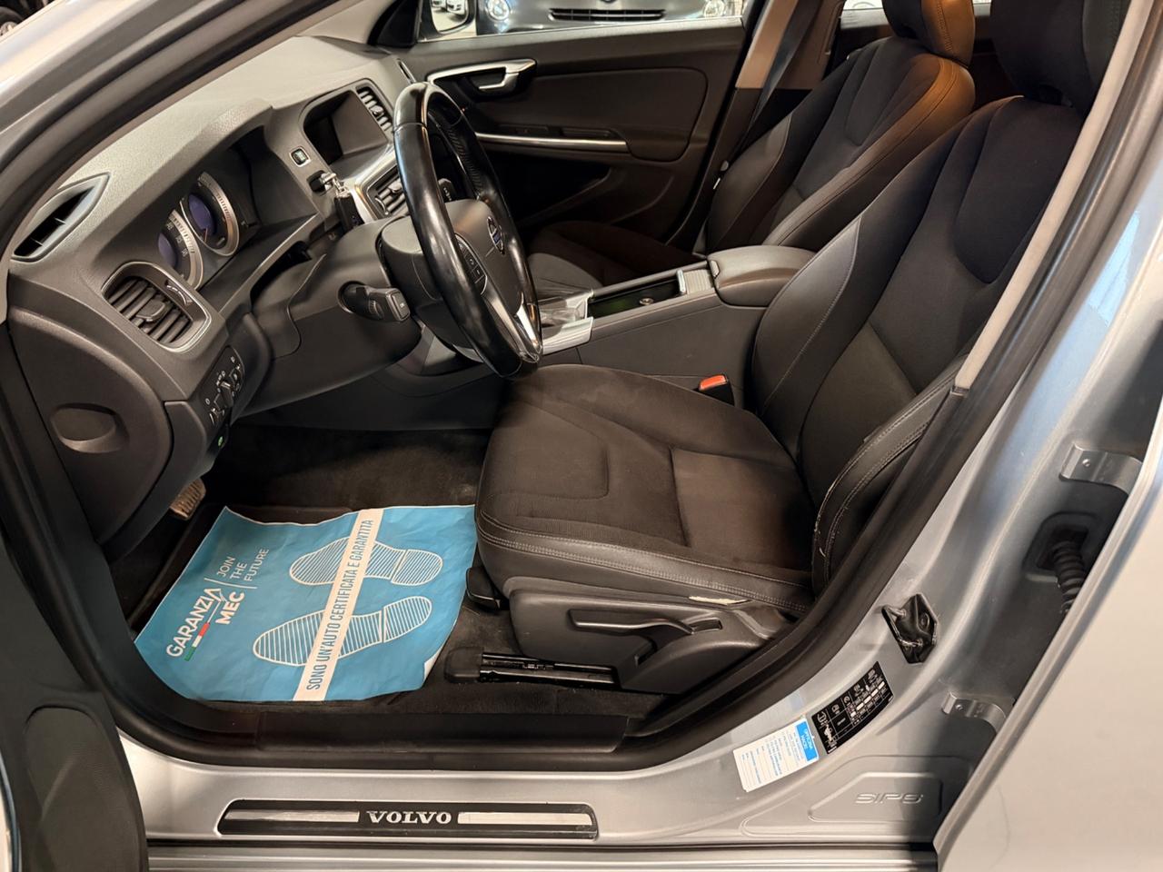 Volvo V60 DRIVe Powershift Momentum