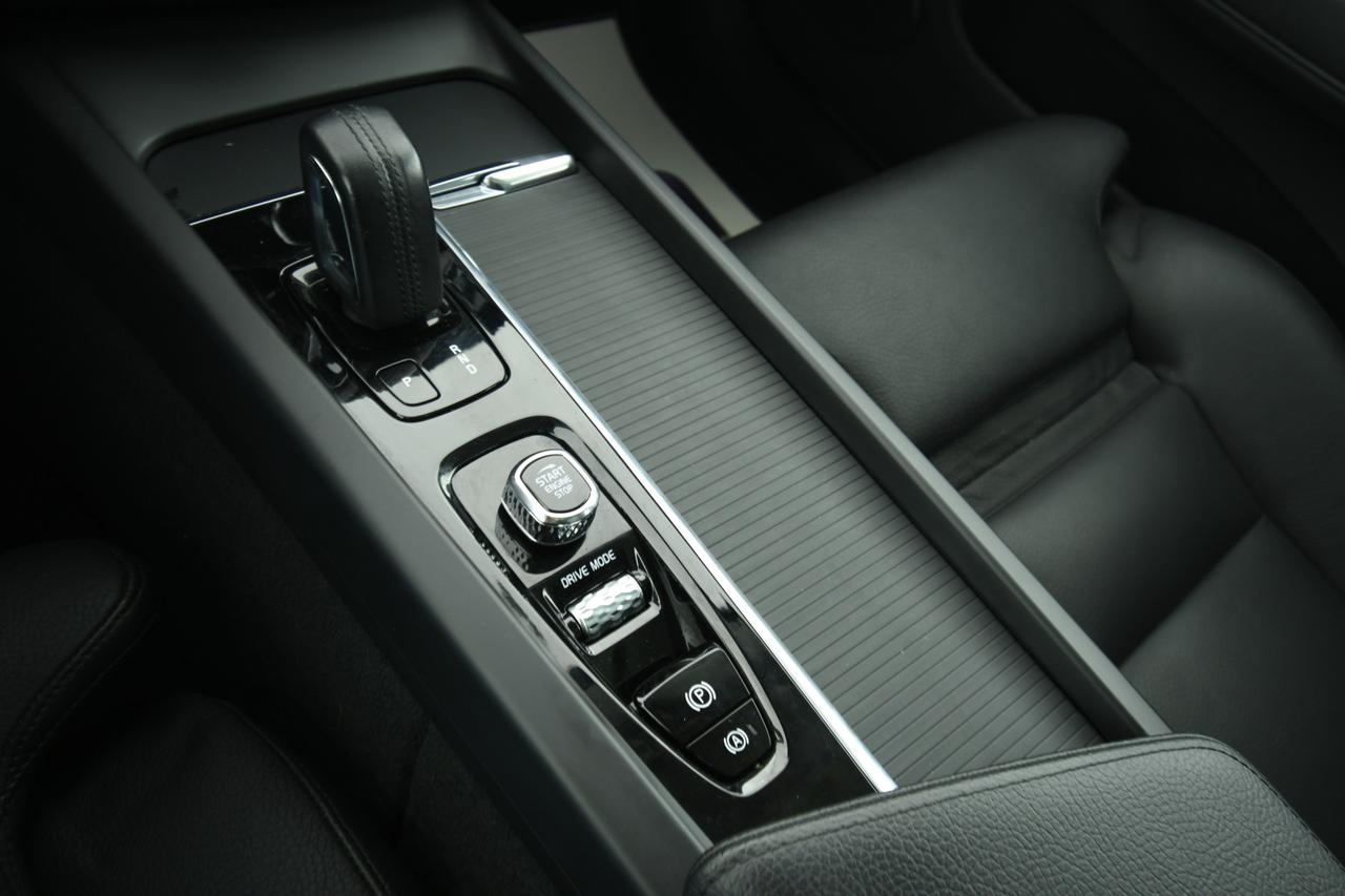 VOLVO XC60 2.0 t6 phev Inscription awd auto SOSPENSIONI+TETTO PANO+PELLE