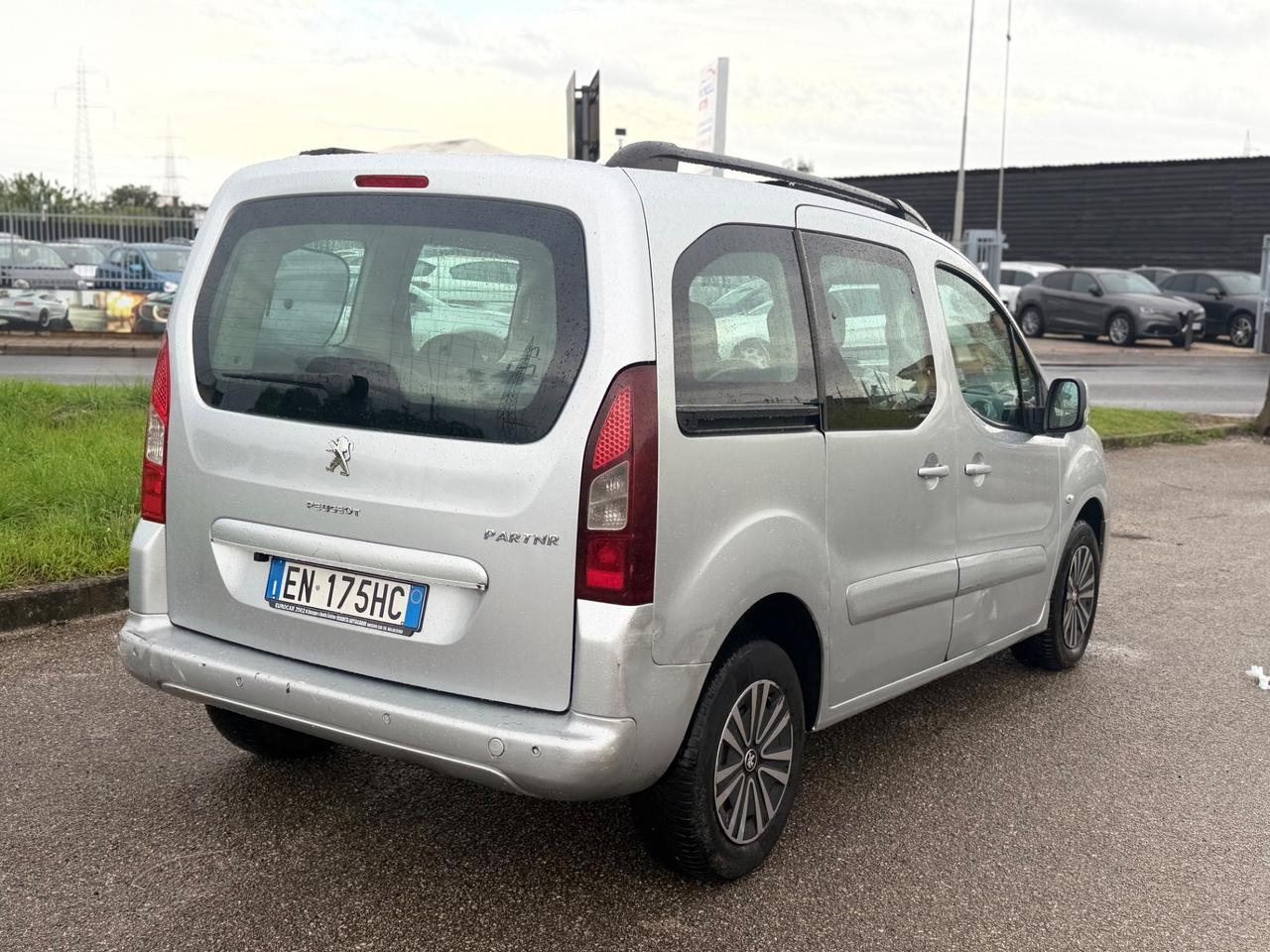 Peugeot Partner Tepee 1.6 e-HDi 92 CV S&S Outdoor MOTORE REVISIONATO