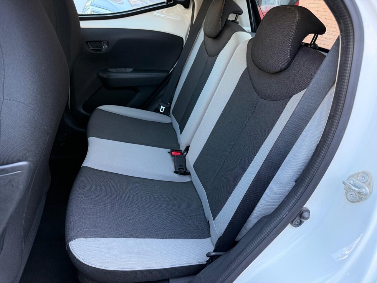 Toyota Aygo 5p X-play m-mt - SOLO 55.205Km - UNIPRO’