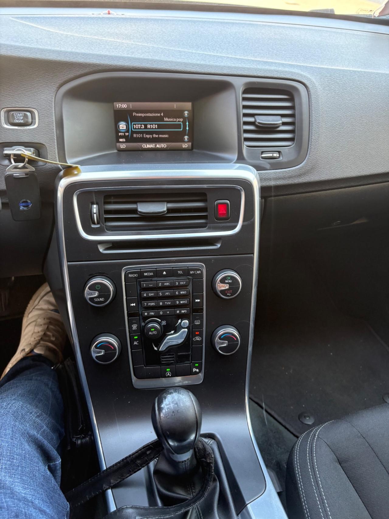 Volvo V60 ..2.0 D3 R momentum anno 2014