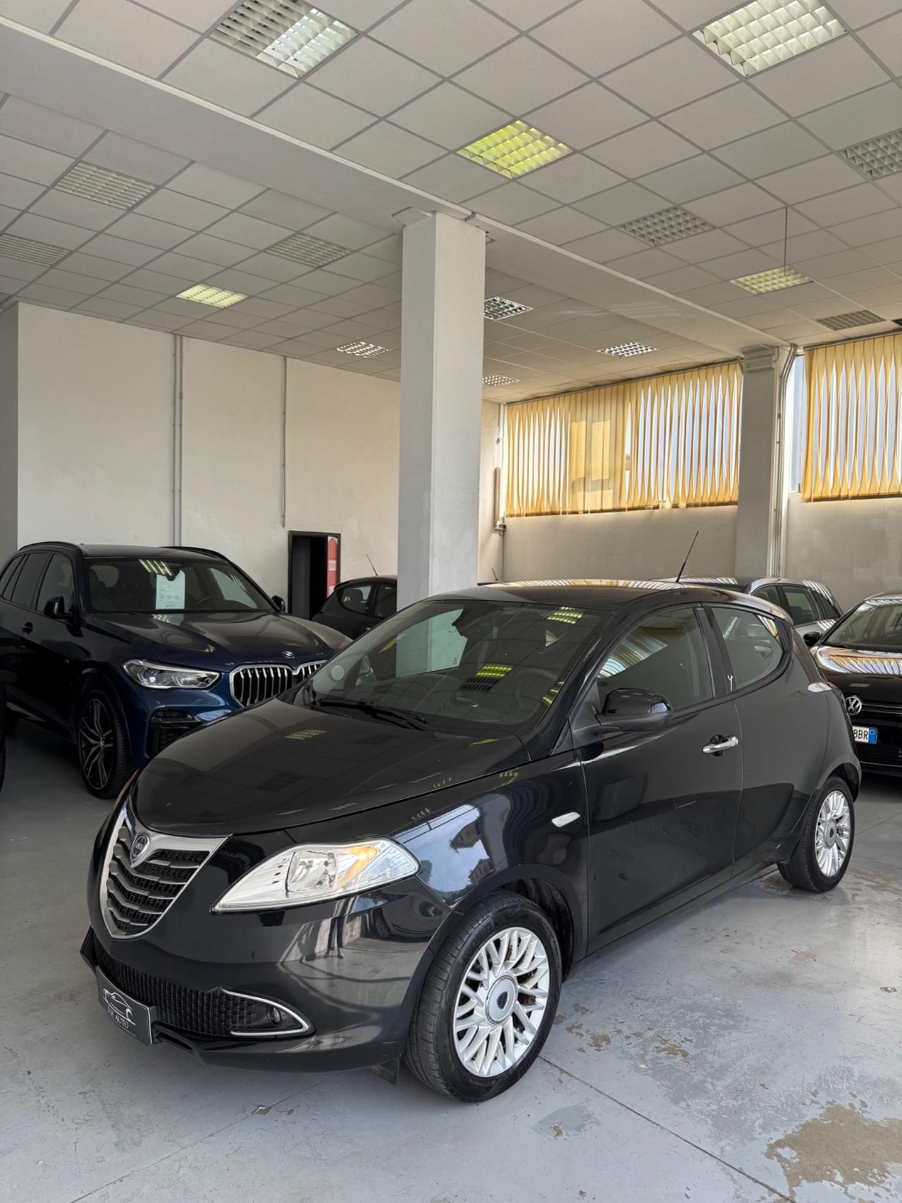 Lancia Ypsilon 1.2 69 CV 5 porte Platinum