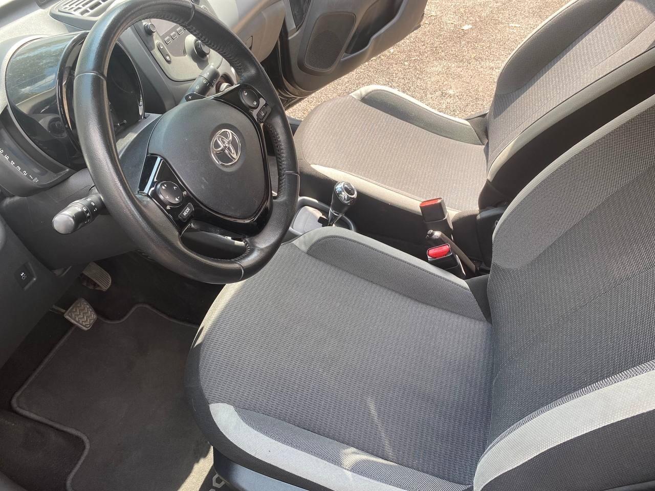 Toyota Aygo Connect 1.0 VVT-i 72 CV 5 porte x-cool