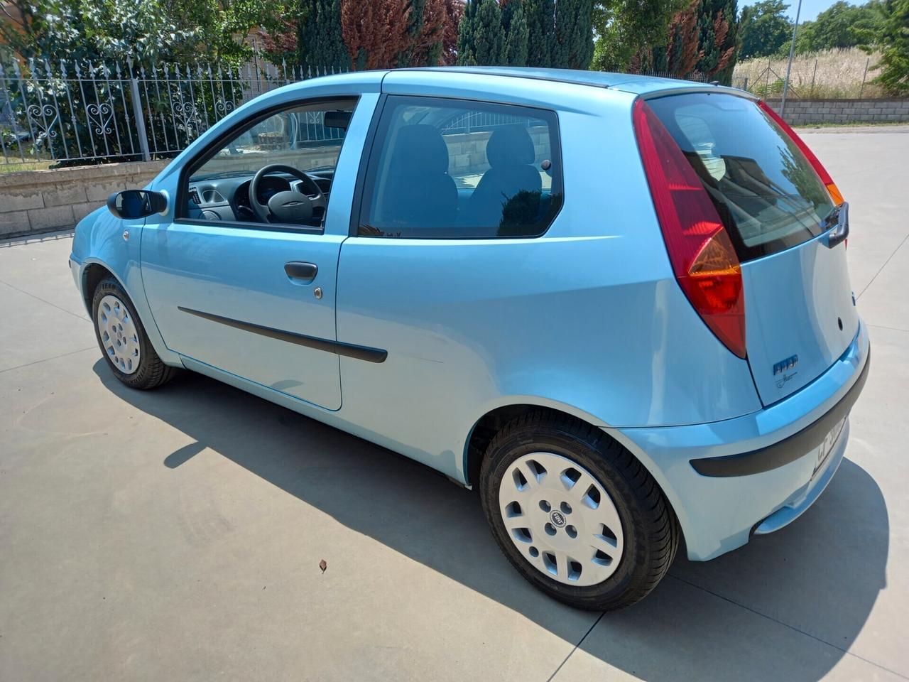 Fiat Punto 1.2i cat Feel SOLO 30000 KM !!!!!