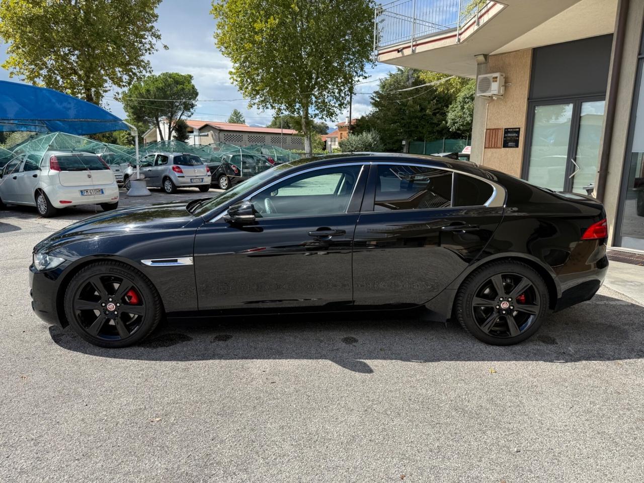 Jaguar XE 2.0 D Turbo aut. Pure