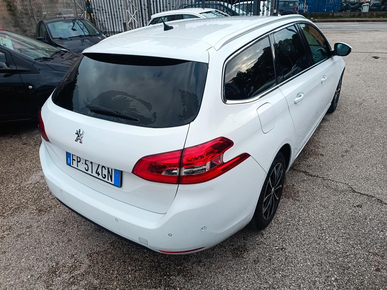 Peugeot 308 BlueHDi 120 S&S Business