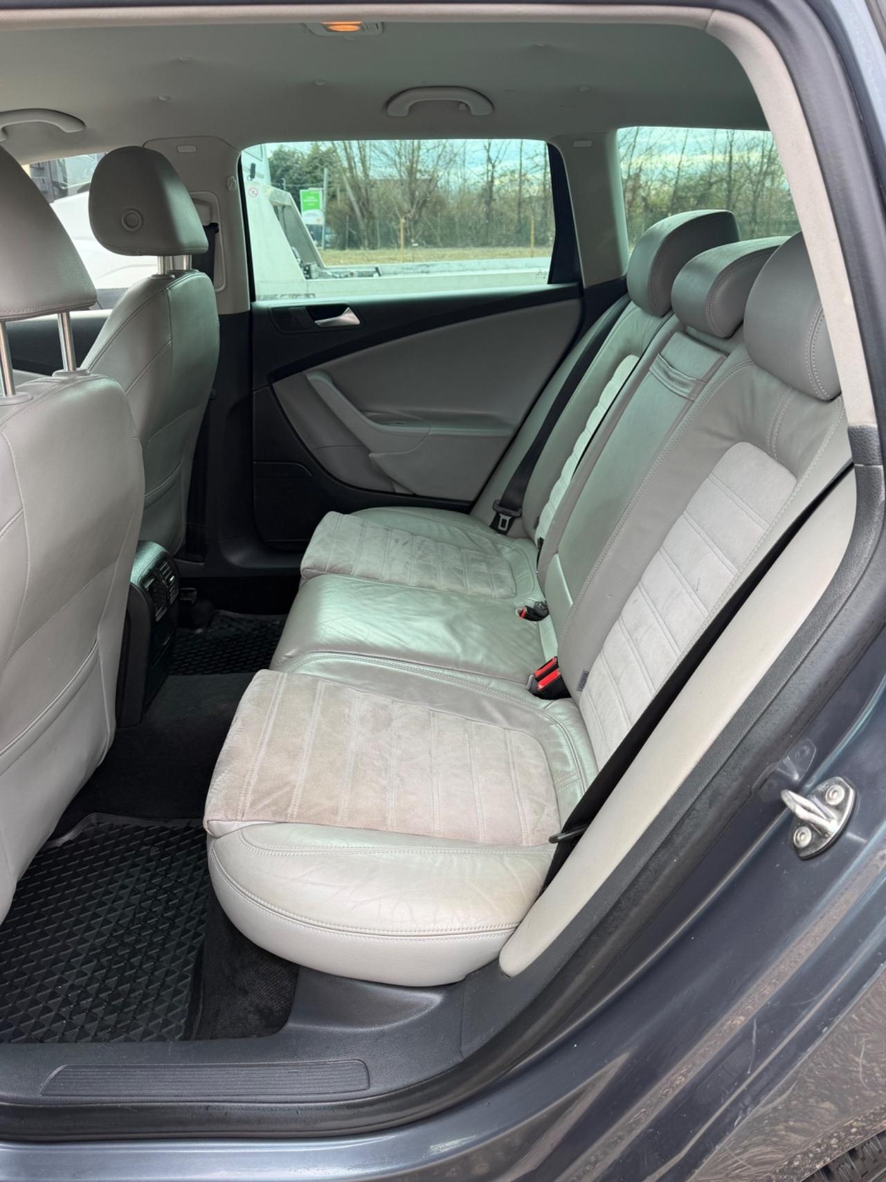 Volkswagen Passat 2.0 TDI DPF Var. DSG HIGHLINE