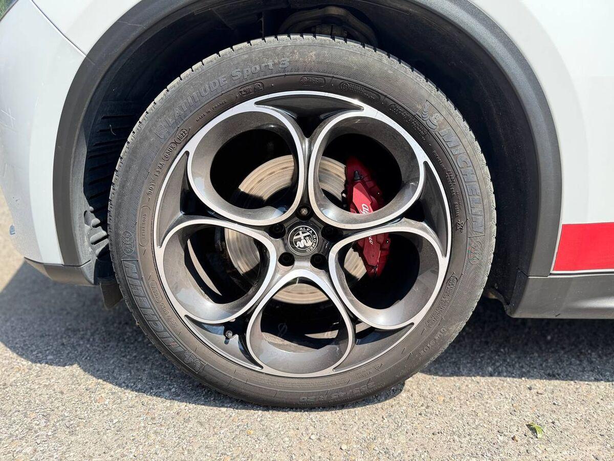 Alfa Romeo Stelvio 2.2 t Business rwd 160cv auto