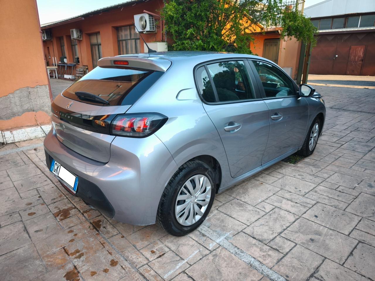 Peugeot 208 PureTech 75 INCIDENTATA